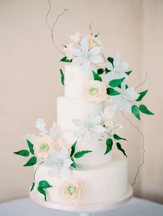 Kimberly's Cakery at the Oldfield wedding